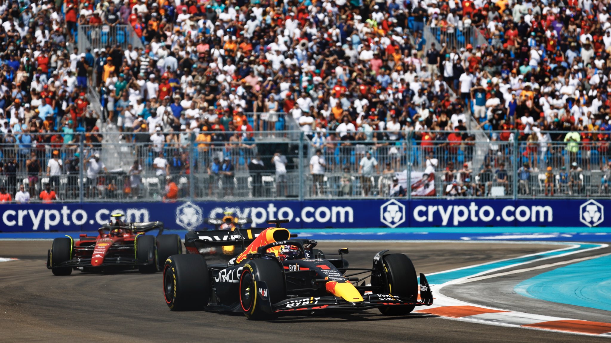 AMERICAN VERSTAPPEN VINCE A MIAMI. LECLERC LO PEDINA. - Il Blog del Ring